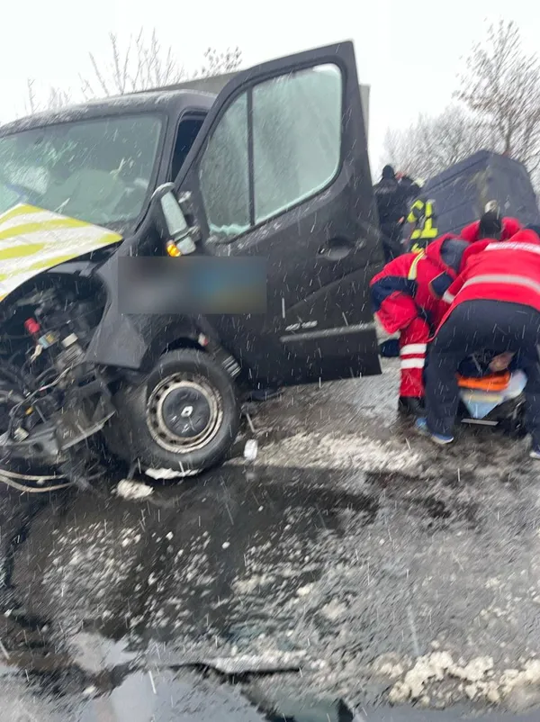 Жахлива ДТП у Луцькому районі: загинули троє людей, ще двоє – у лікарні (фото, відео)