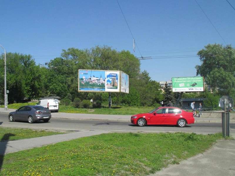 У Києві на білбордах рекламують Луцьк