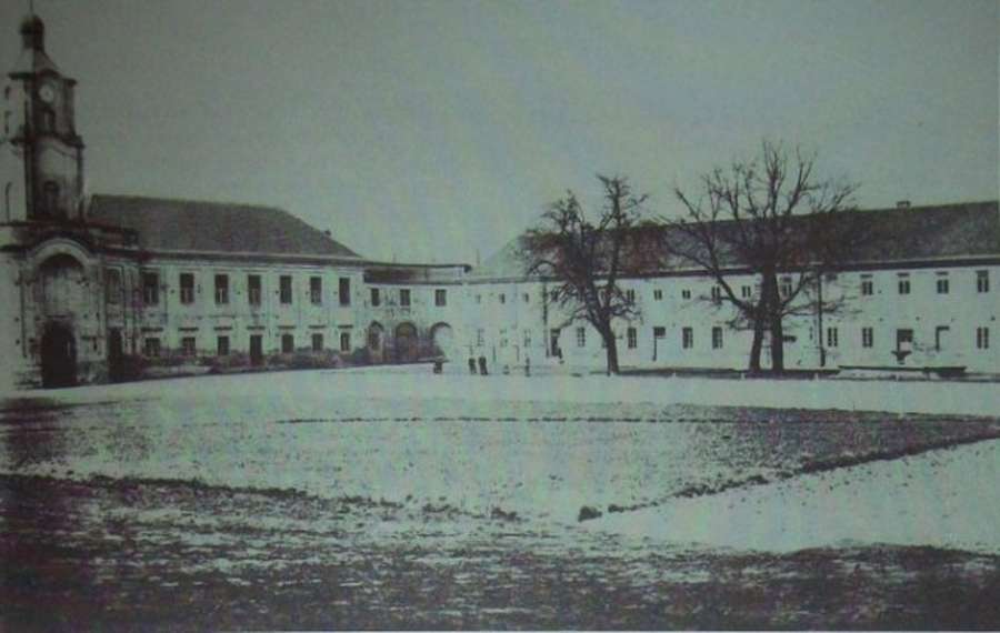 Олицький замок, фото зроблене до 1939 року