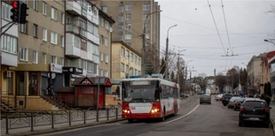 Вулицями Луцька курсує унікальний тролейбус (фото)