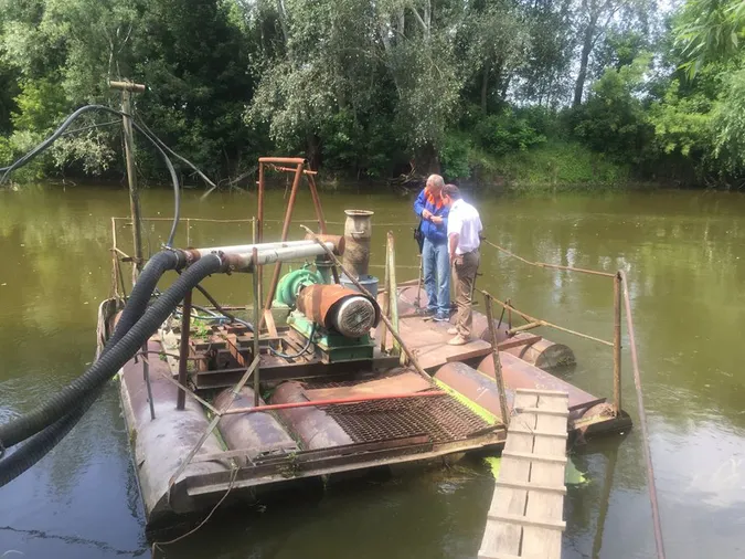 У Луцьку на водозаборі встановили пристрій для захисту риб (фото)