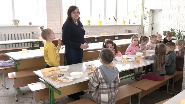Все устаткування – на електриці: як під час відключень світла готують сніданки та обіди у школах Луцька