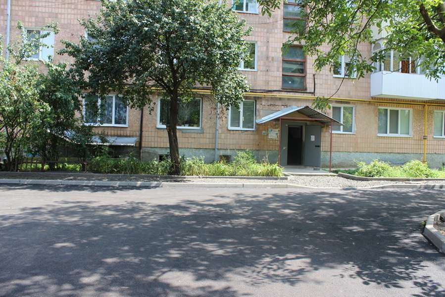 У Луцьку триває ремонт прибудинкових територій (адреси)