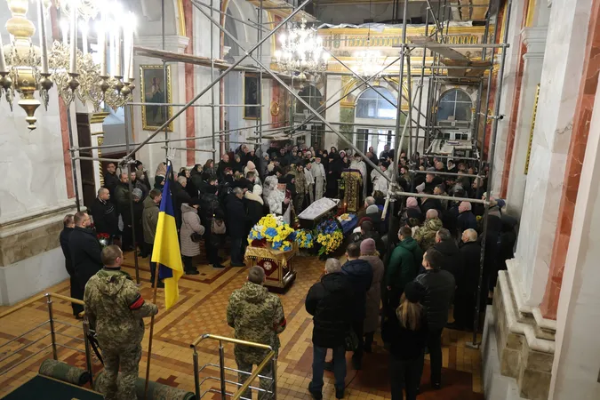 Луцьк попрощався з загиблим військовослужбовцем Андрієм Лащуком