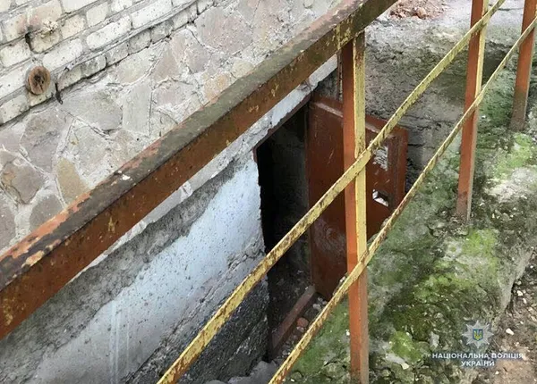 У Луцьку в підвалі багатоповерхівки зарізали чоловіка (фото)