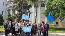 У Луцьку провели мітинг пам'яті жертв депортації кримськотатарського народу