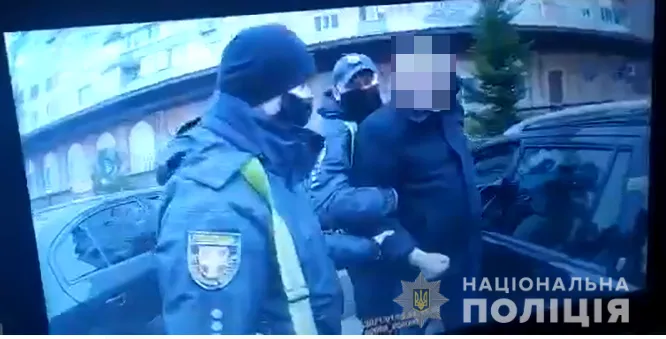 У Нововолинську п'яний водій побив поліцейського (фото)
