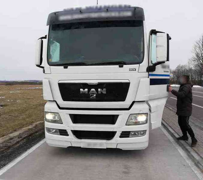Кермував вантажівкою без прав: у Польщі затримали 20-річного ковельчанина