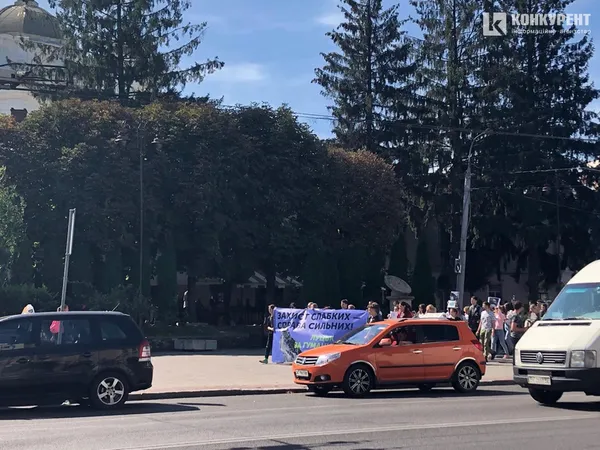 У Луцьку – марш за тварин (фото)
