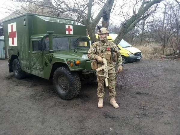 Троє ветеранів війни на Волині ремонтують авто побратимам (фото, відео)