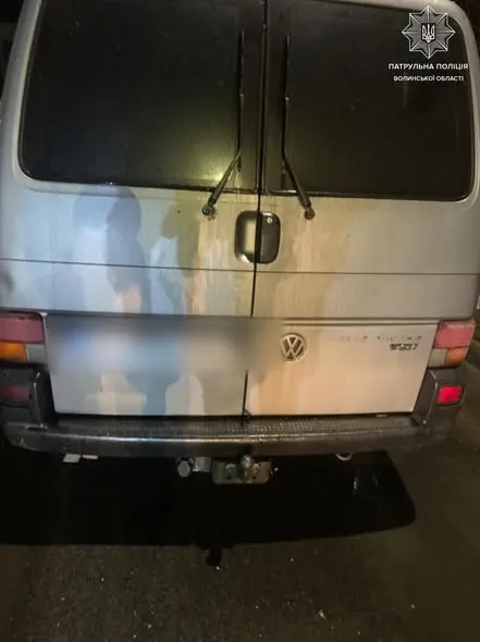 Вдруге за рік: у Луцьку зловили водія буса без «прав» (фото)