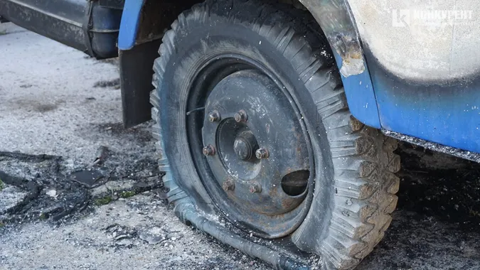 Біля «Чевермето» у Луцьку – прильот: кадри з місця влучання