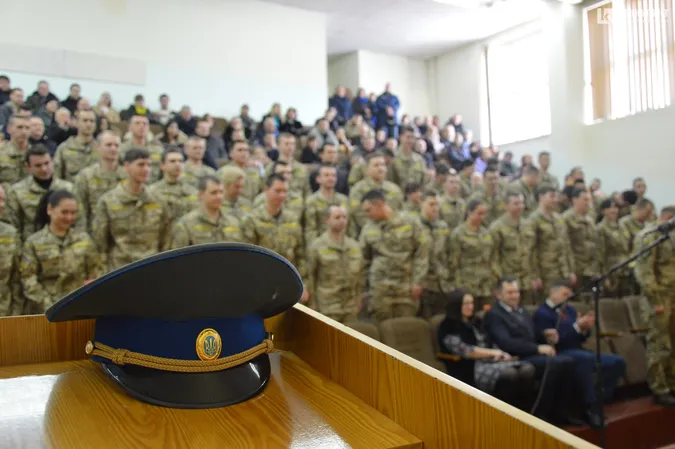 У луцькому «політесі» студентам вручили погони (фото)