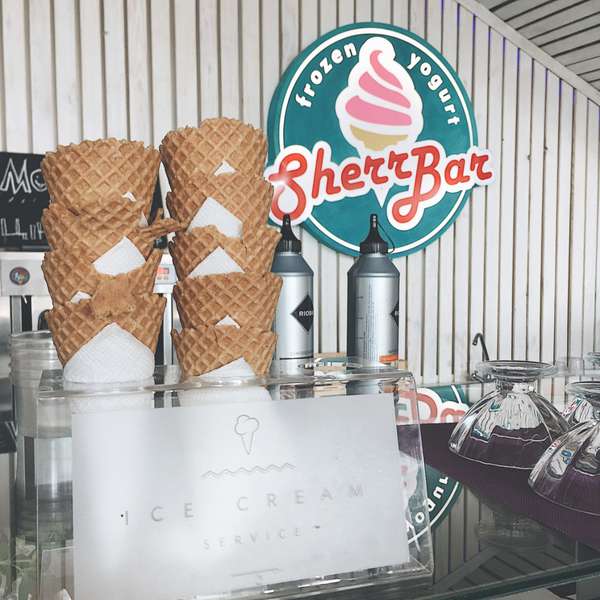 Sherr Bar у «Промені» здивує йогуртованим морозивом (фото)*