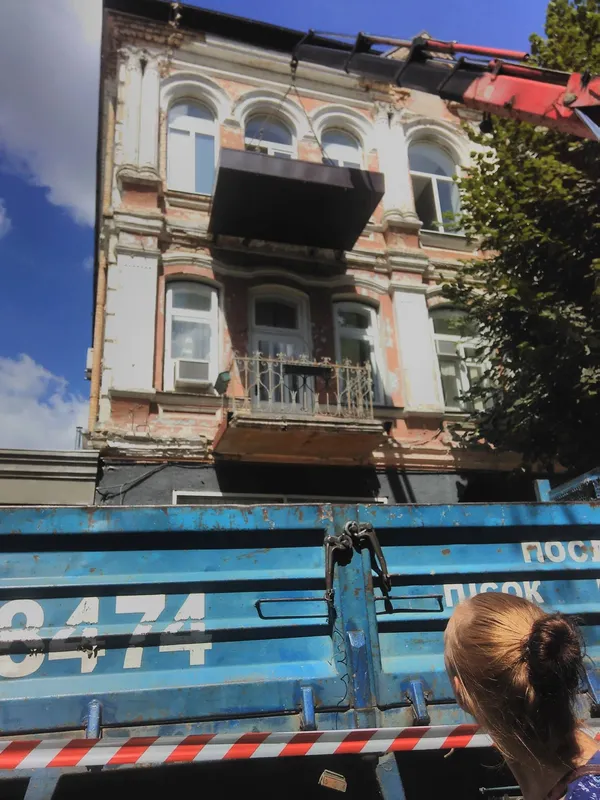 У центрі Луцька реставрують старий будинок (фото)
