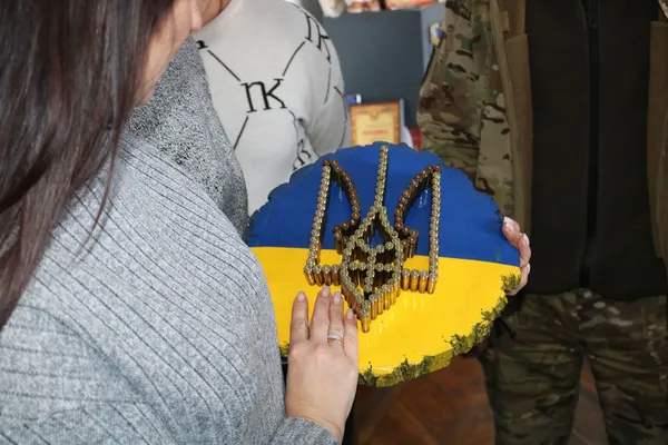 Жителі Горохова передали РЕБ воїнові-земляку (фото)