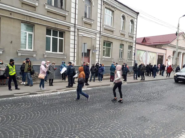 Під стіни Луцькради знову прийшли підприємці ринків (фото, відео)
