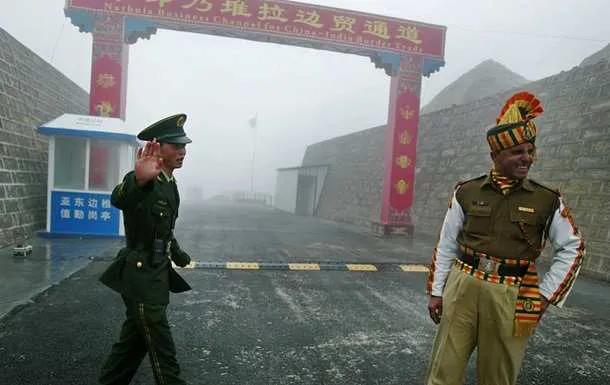 Замість зброї – каміння: на кордоні Китаю та Індії побилися 150 військових