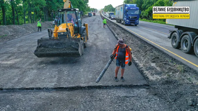 Трасу Луцьк-Рівне розширятимуть до 16 метрів