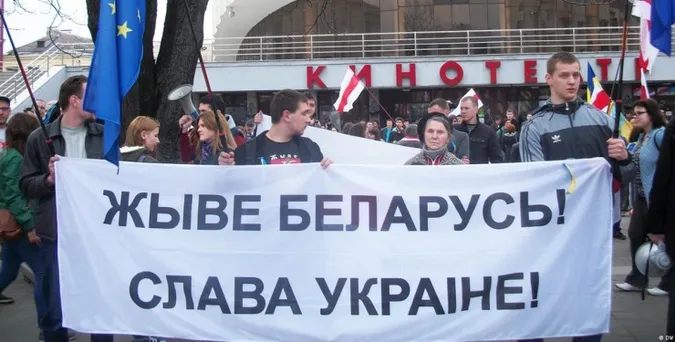 Прострілені коліна та в'язниця: що відбувається з білорусами, які підтримали Україну