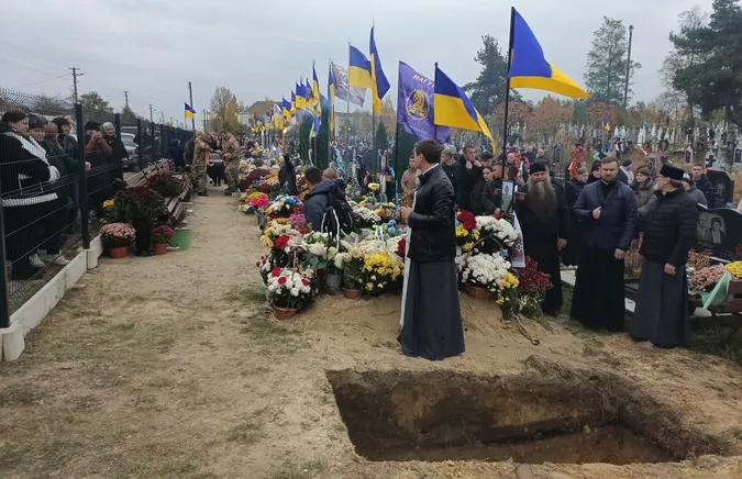 Страшне горе: на Волині попрощалися із молодим бійцем Романом Каденчуком (фото)