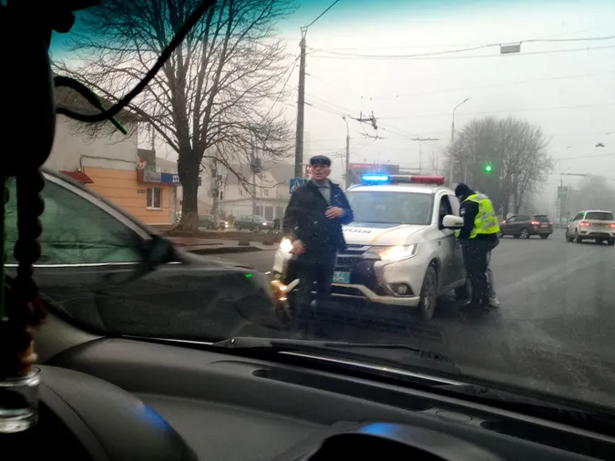 Допоміг депутат: у Луцьку водій «втаранив» дідуся і втік (фото)