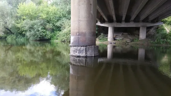 У Луцьку змістилася опора мосту через Стир (фото)