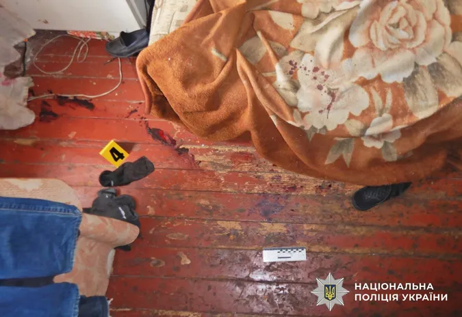 Кривава сварка на Рівненщині: чоловіка затримали за напад на сусіда (фото)