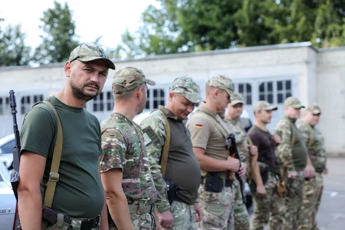 Поліцейські-добровольці з Волині вирушили у зону бойових дій (фото)