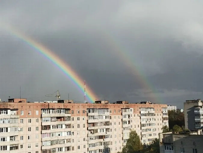 🌈У Луцьку після дощу виглянула аномальна веселка (фото)