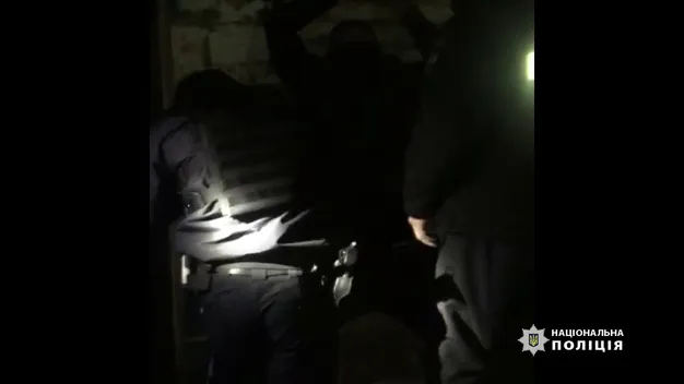 У Луцьку спіймали двох квартирних крадіїв (відео, оновлено)