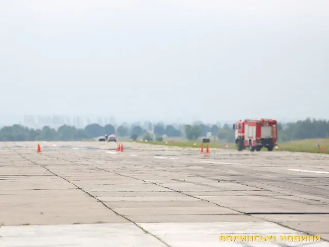 Автоперегони у Луцьку: в дрегстера «вибухнув» двигун
