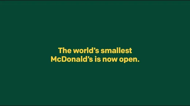 У Швеції відкрили McDonald's для бджіл (відео)