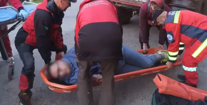 Волинянин пошкодив ногу у Карпатах – викликали гірських рятувальників (фото)