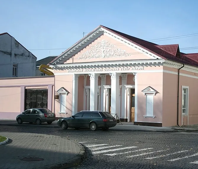 Що коїться у ляльковому театрі в Луцьку
