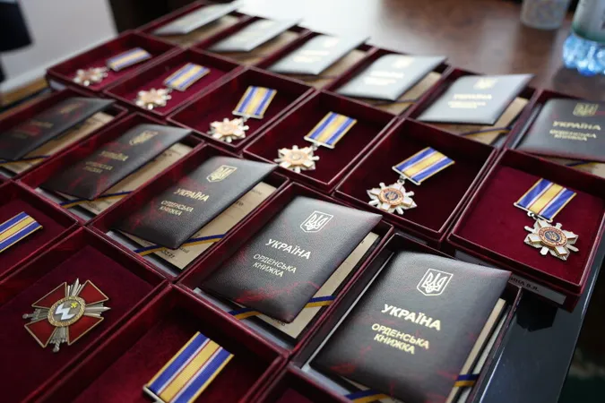 У Луцьку вручили державні нагороди родинам загиблих Героїв (фото)