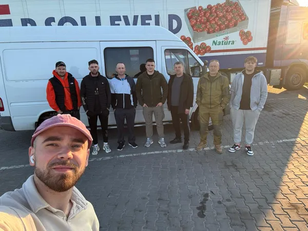 Добровольці з Камінь-Каширщини поїхали допомагати Донеччині та Дніпропетровщині (фото)