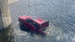 У Ковелі 24-річний чоловік вкрав ВАЗ та втопив його у річці (фото)