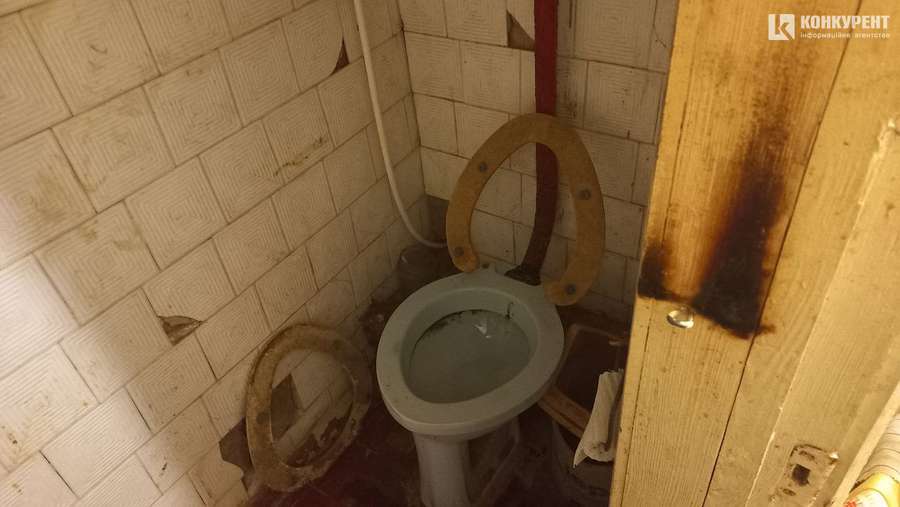 Туалет, який хочуть відремонтувати
