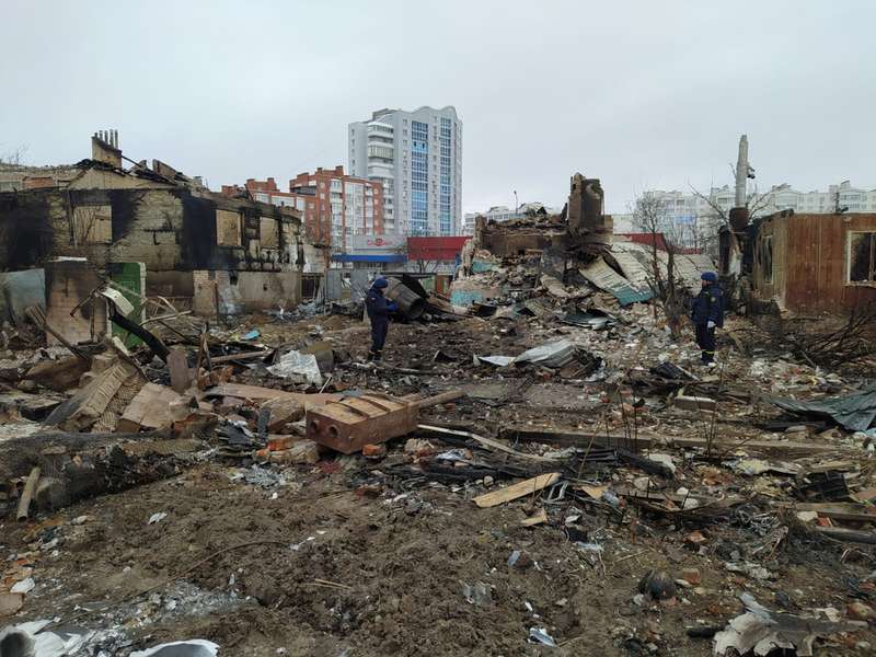 Російські терористи скидають на Україну заборонені запалювальні бомби (фото)