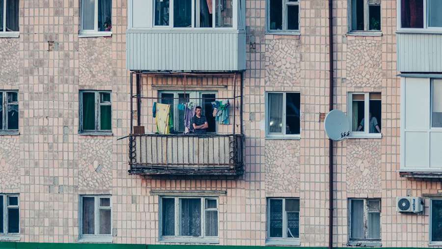 На даху, з вікон і за парканом: як лучани вболівали за ФК «Волинь» (фото)