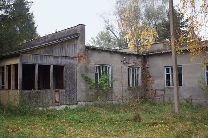 Санаторій в Луцькому районі продають за ціною вживаного «опеля» (фото)
