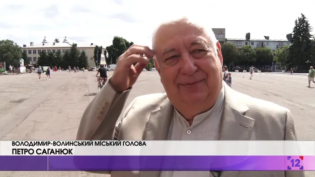 У Володимирі знайшли спосіб позбутися ворон у парку (відео)