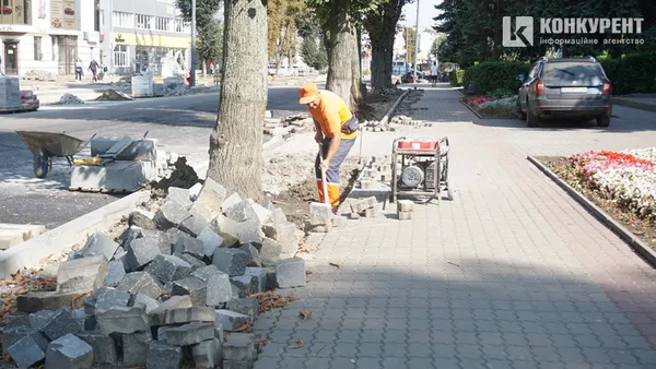 Упорядкують до 1 вересня: що коїться на проспекті Волі у Луцьку (фото)