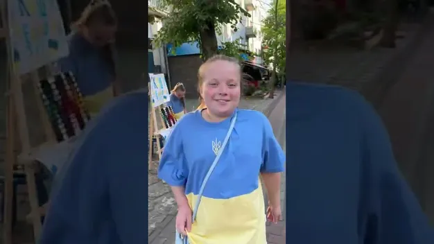 Щасливі допомагати ЗСУ: у Луцьку на Лесі Українки волонтерять сестрички (фото, відео)
