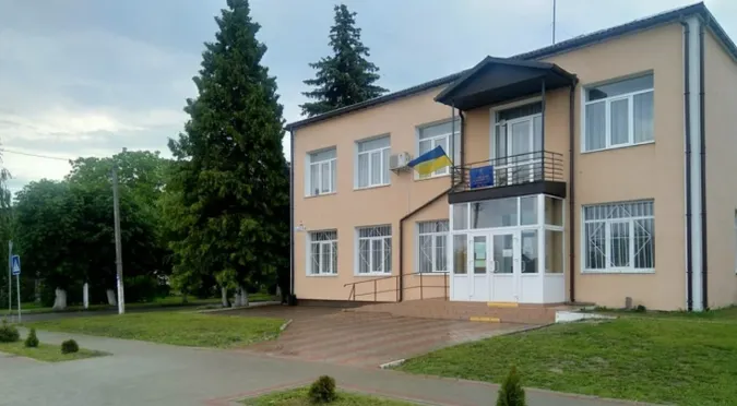 Фірма ексочільника Волинської митниці ремонтуватиме дах райсуду майже за 1,5 млн грн