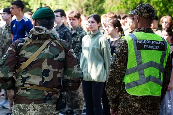 Польова форма, дрони, турнікети: на Волині провели навчальні збори для школярів (фото)