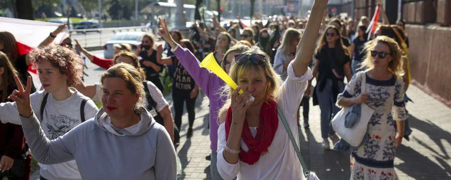 У Білорусі затримали понад сто учасниць жіночого маршу