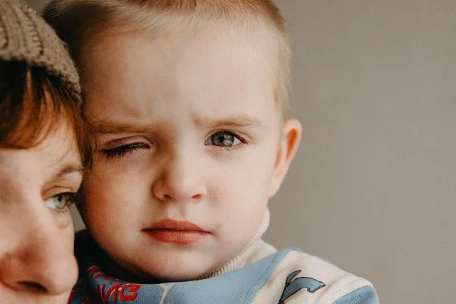 Маленькому волинянину, який травмував око, все ще необхідна допомога