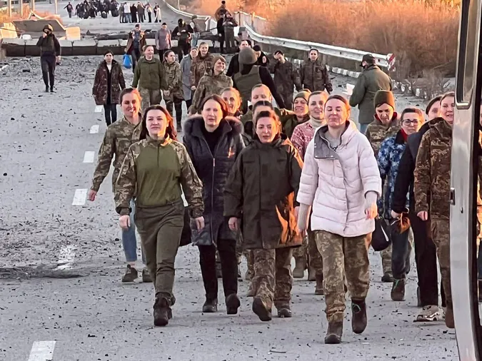 Додому з полону повернулись 108 українок